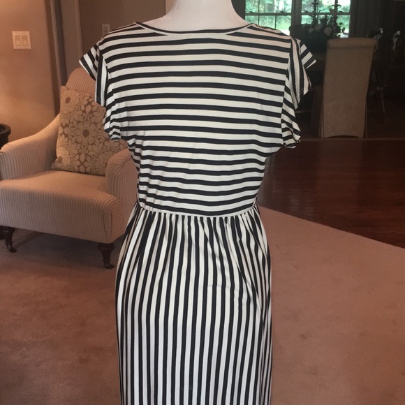 Reborn J Black & White Striped MIDI Dress - Picture 10 of 13